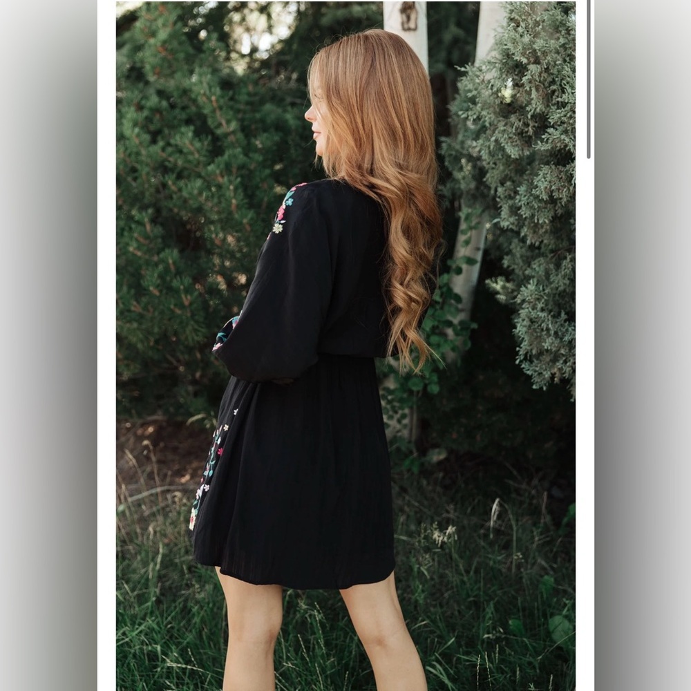 Savanna Jane floral embroidered dress - Picture 4 of 9